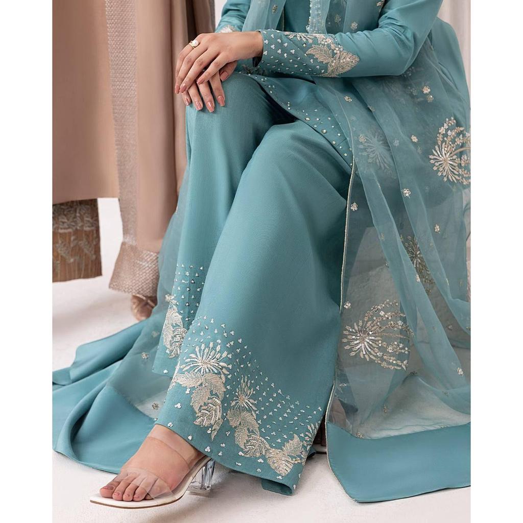 Представляем новый дизайнерский праздничный образ: комплект из топа и палаццо из натурального крепа, с дупаттой