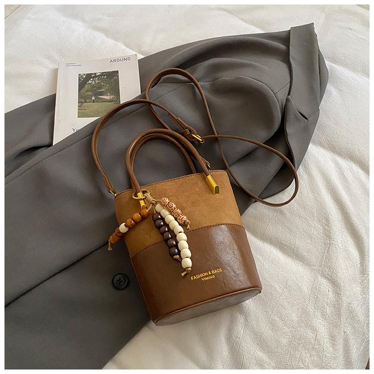 Fashion and High-value Retro Small Bag Women's Winter New Casual Messenger Bag Portable Bucket Bag Small Bag