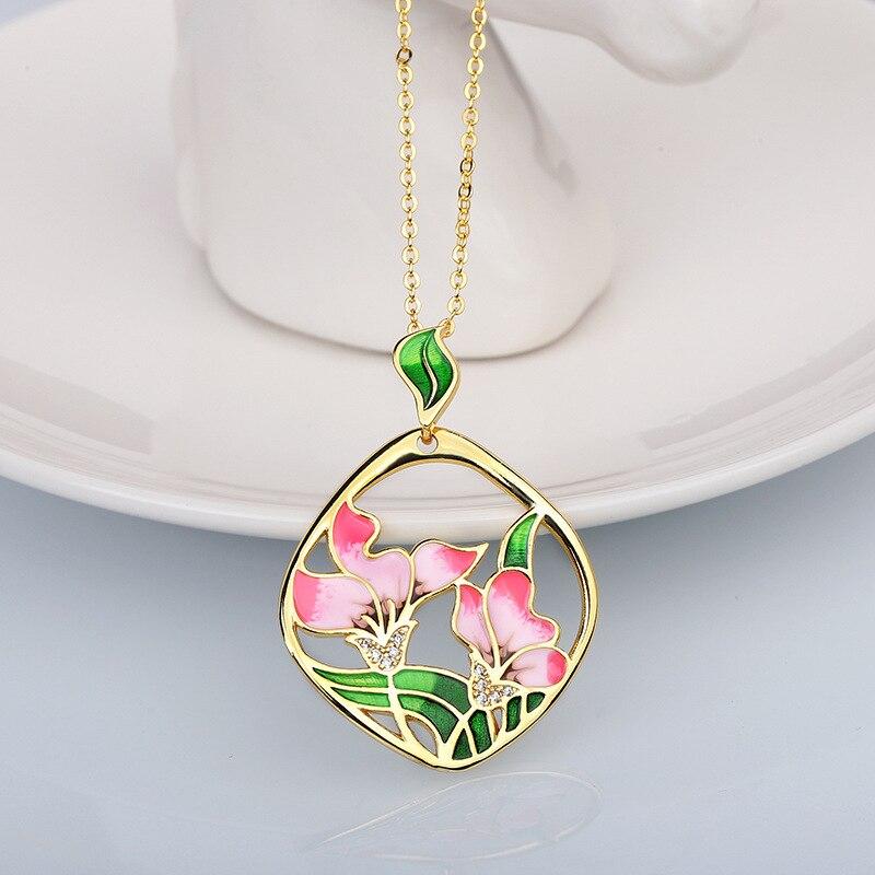 Classic Necklace for Women Pink Flowers Elegant Pendant Necklace Pink Epoxy Enamel Ladies Jewelry Elegant Sweater Chain