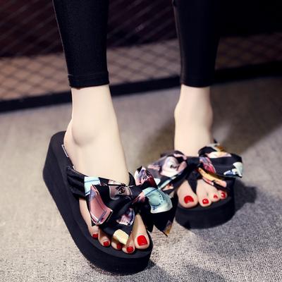 Высота каблука 6 см. Женские летние модные пляжные шлепанцы с бантом. Шлепанцы на платформе.