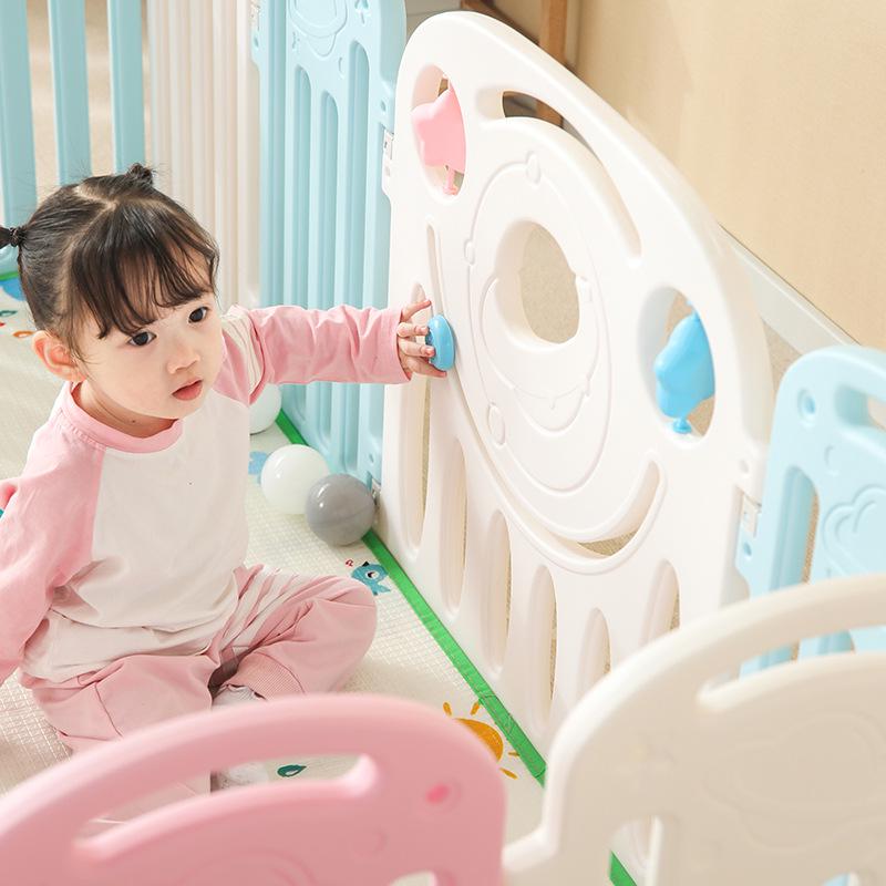 Детский безопасный манеж с ковриком для ползания в помещении и защитой от падений