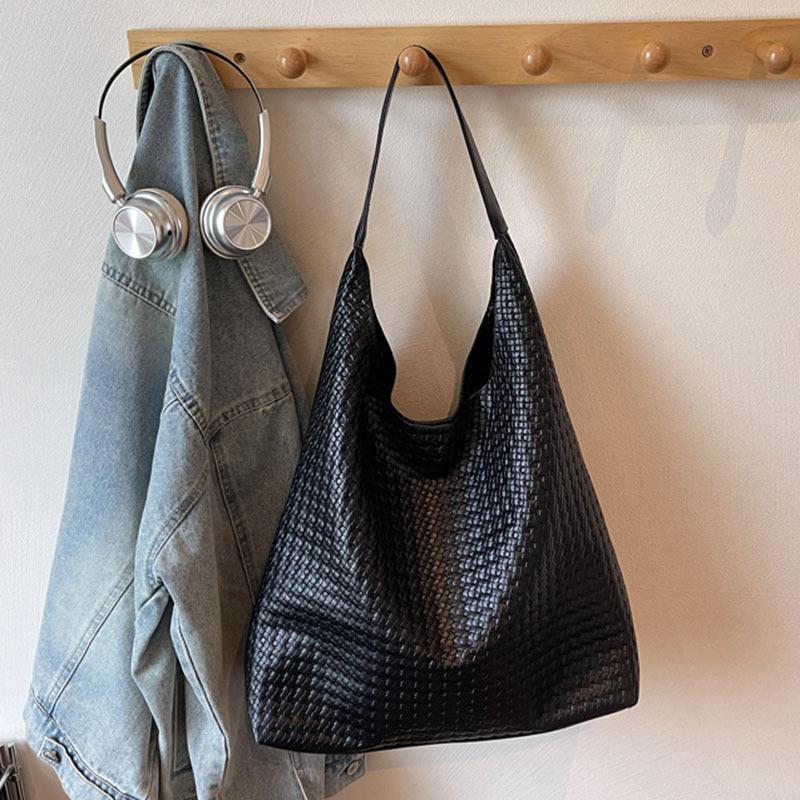 Premium Textured Bag Women's Large-capacity Autumn and Winter Versatile Single Shoulder Mother and Child Bag Commuter Tote Bag