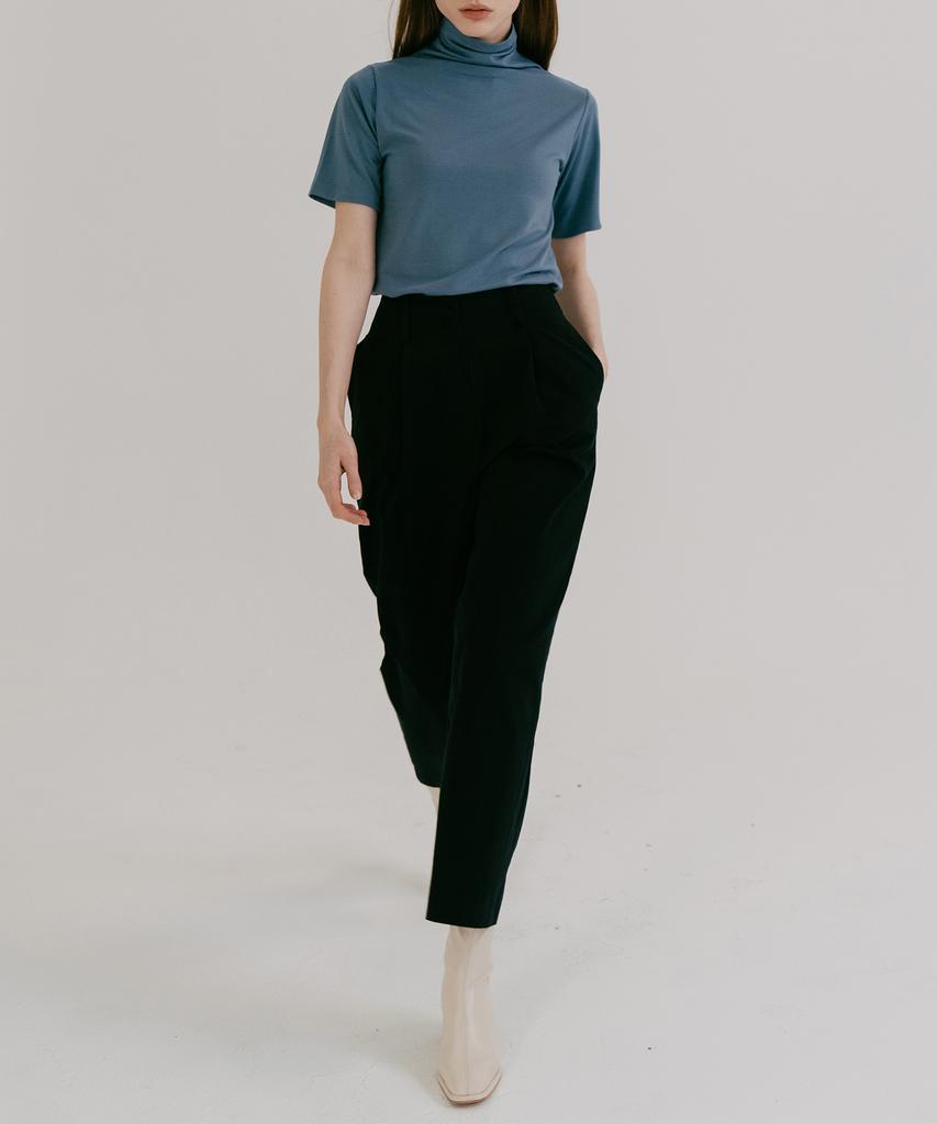 320SHOWROOM Cotton Tuck Tapered Pants Black