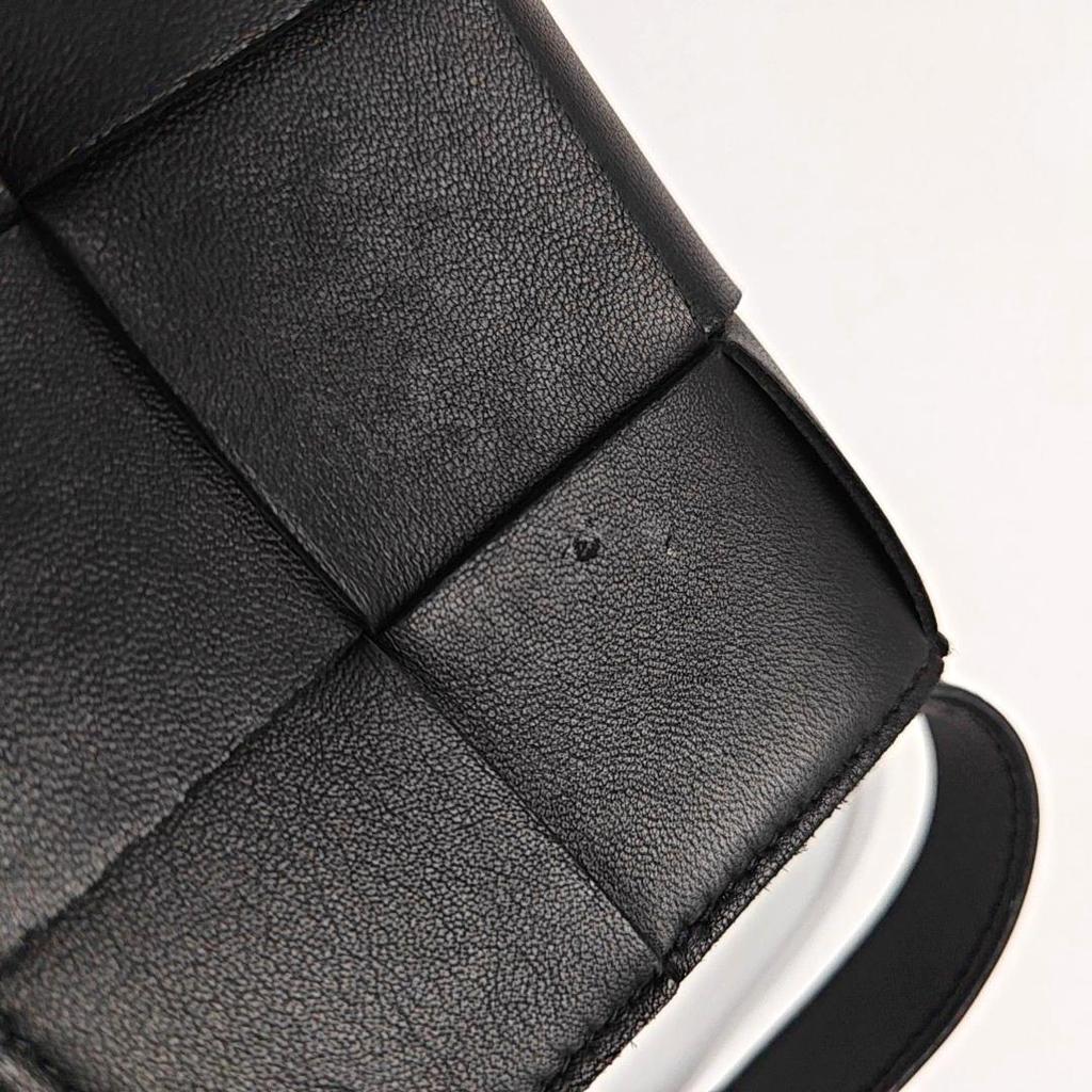 [Pre-Owned] Bottega Veneta Mini Cassette Bag 'Black/Gold' - Very Good #1QGPJ0R