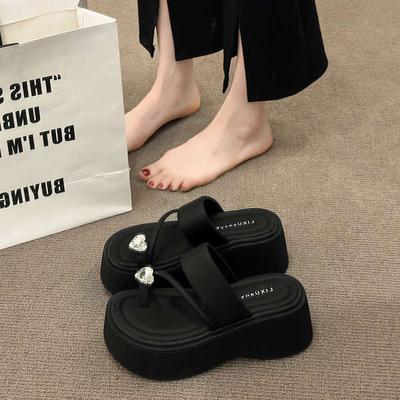 Премиальные серебристые шлепанцы с носком из страз, женская летняя обувь 2025, новая маленькая платформа с увеличением высоты, пляжная обувь