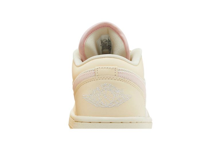 Women's Sneakers Nike Jordan 1 Low SE Seersucker (Women's) Muslin/Sail/Coconut Milk/Legend Pink