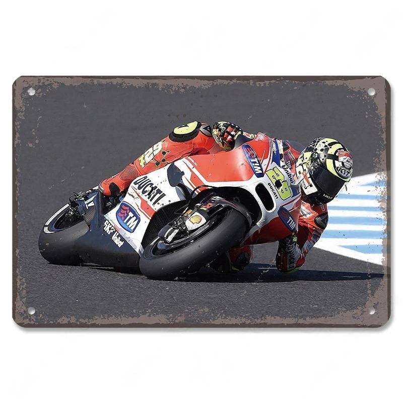 Хисун Металлическая табличка Винтажная Мотогонщик MotoGP Металлическая жестяная табличка Ретро Мотоциклетные гонки Железная живопись Настенное искусство Классический Мотоциклист Декоративная табличка f