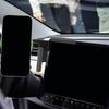 Автомобильный держатель для телефона регулируемый простой в использовании многофункциональный для экранов толщиной 5,5-15,5 мм