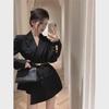 Весна 2024 Женский ретро-черный пиджак с нестандартной талией в стиле Хепберн