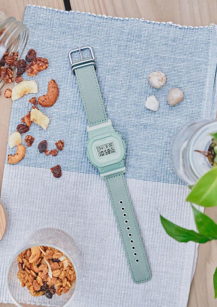 Часы Casio G-Shock (GMD-S5600CT-3JF) Мужская сине-серая модель среднего размера с перекрестным ремешком из пищевого текстиля и ремешком из биомассы