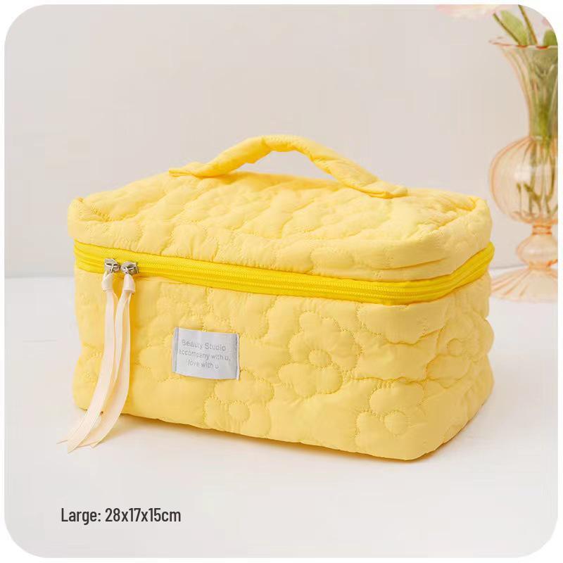 Облачная косметичка: Портативный мягкий дорожный органайзер большой вместимости, с пушистым дизайном, идеально подходит для хранения косметики или карандашей