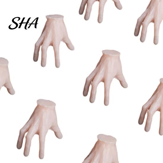 Dark Horror Micro Landscapes Halloween Mini Crawling Hand Ornaments, Realistic Palm Decor Props, Spooky Ornaments Table Decorations for Haunted House