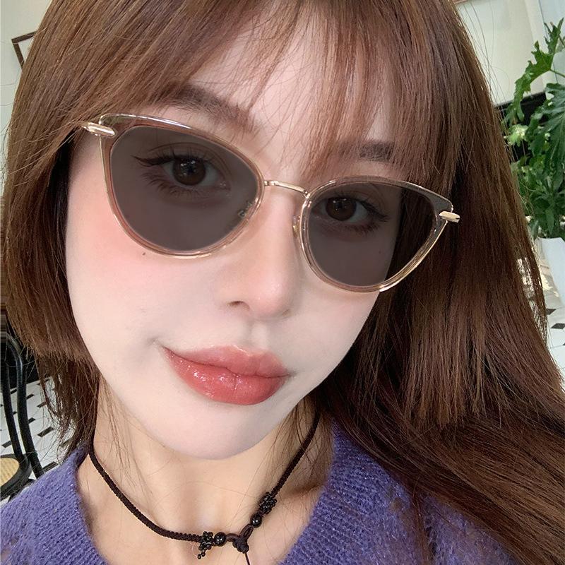 Ретро Очки Кошачий Глаз Фотохромные Очки для Близорукости Ультралегкая Рамка Защита от Синего Света Высококачественные Очки с Изменением Цвета для Близоруких