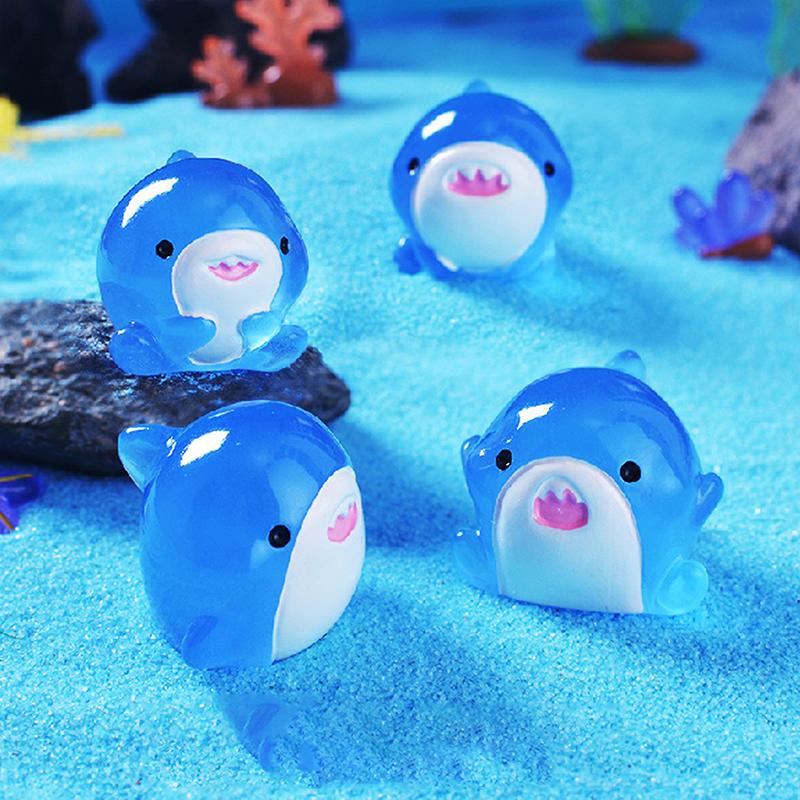 1 шт. Мини Светящаяся Игрушка Акула Милые Украшения Детские Светящиеся в Темноте Полимерные Миниатюрные Фигурки Акул Подарок Для Девочек Новинка