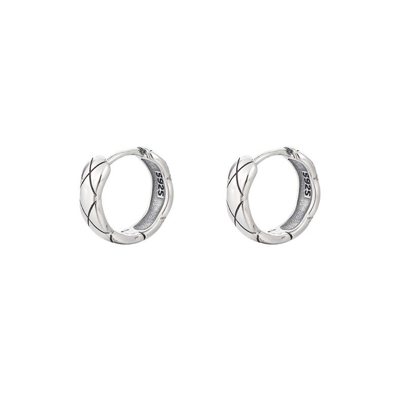 Korean Version of Simple Diamond Pattern Ear Buckles, Old Small Fragrant Style Earrings Ins Temperament Earrings, Women's Models