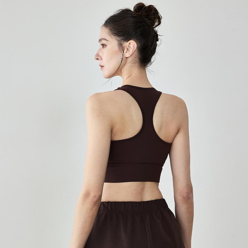 Женский спортивный бюстгальтер с U-образным вырезом и накладкой на грудь — широкие плечи, I-образная спинка, облегающий крой, идеально подходит для занятий йогой и фитнесом.