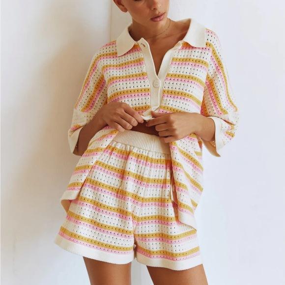 Трикотажные женские шорты из двух частей, комплекты домашней одежды, комплекты в полоску, контрастные цветные пуговицы, вязаные крючком топы и шорты, подходящие комплекты