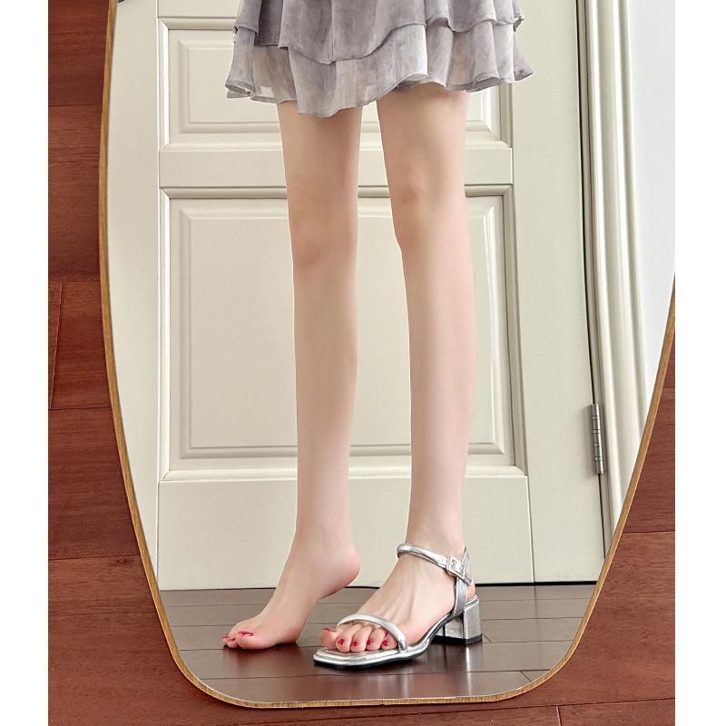 Босоножки на высоком каблуке женские летние новые серебряный каблук ремешок с пряжкой на одно слово с открытым носком на толстом каблуке женские