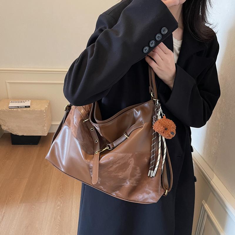 Ретро сумка большой вместимости женская 2025 новая универсальная повседневная сумка-тоут многофункциональный рюкзак для поездок