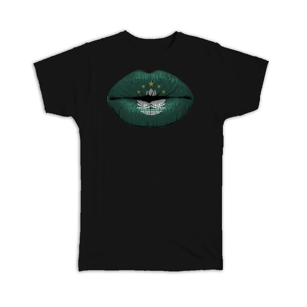 Gift T-Shirt : Lips Macanese Flag Macau Expat Country For Her Women Feminine