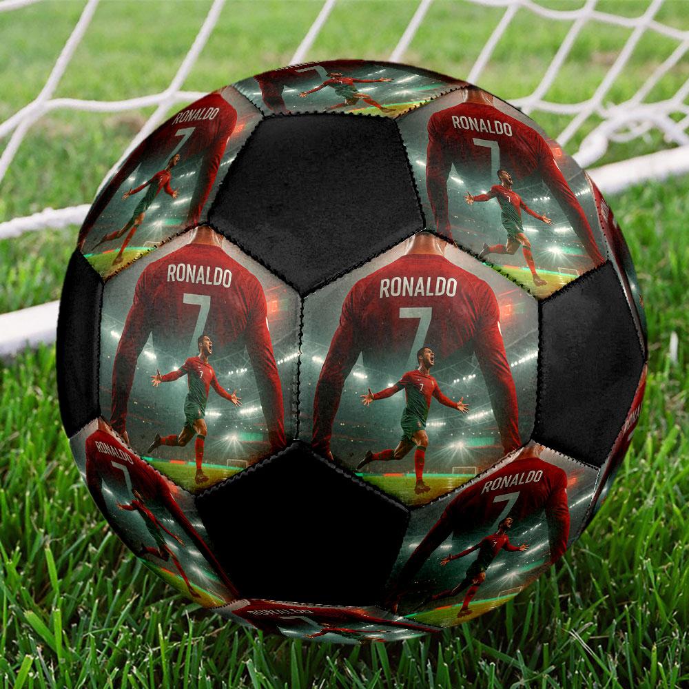 Футбольный мяч Cristiano Ronaldo, размер 5, разноцветный, подходит для всех возрастов, сшит машинным швом, материал ПВХ, соревновательного качества, прочный и с высоким отскоком