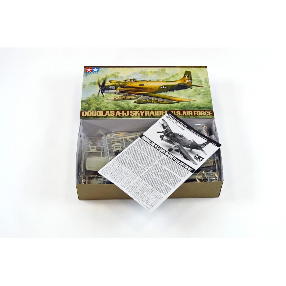 Tamiya 148 Masterpiece Series No.73 ВВС США Douglas A-1J Skyraider Пластиковая модель 61073