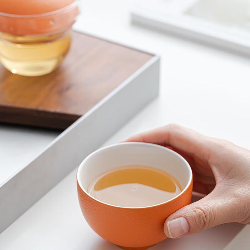 Цветочный керамический чайный сервиз с подарочной коробкой черного чая