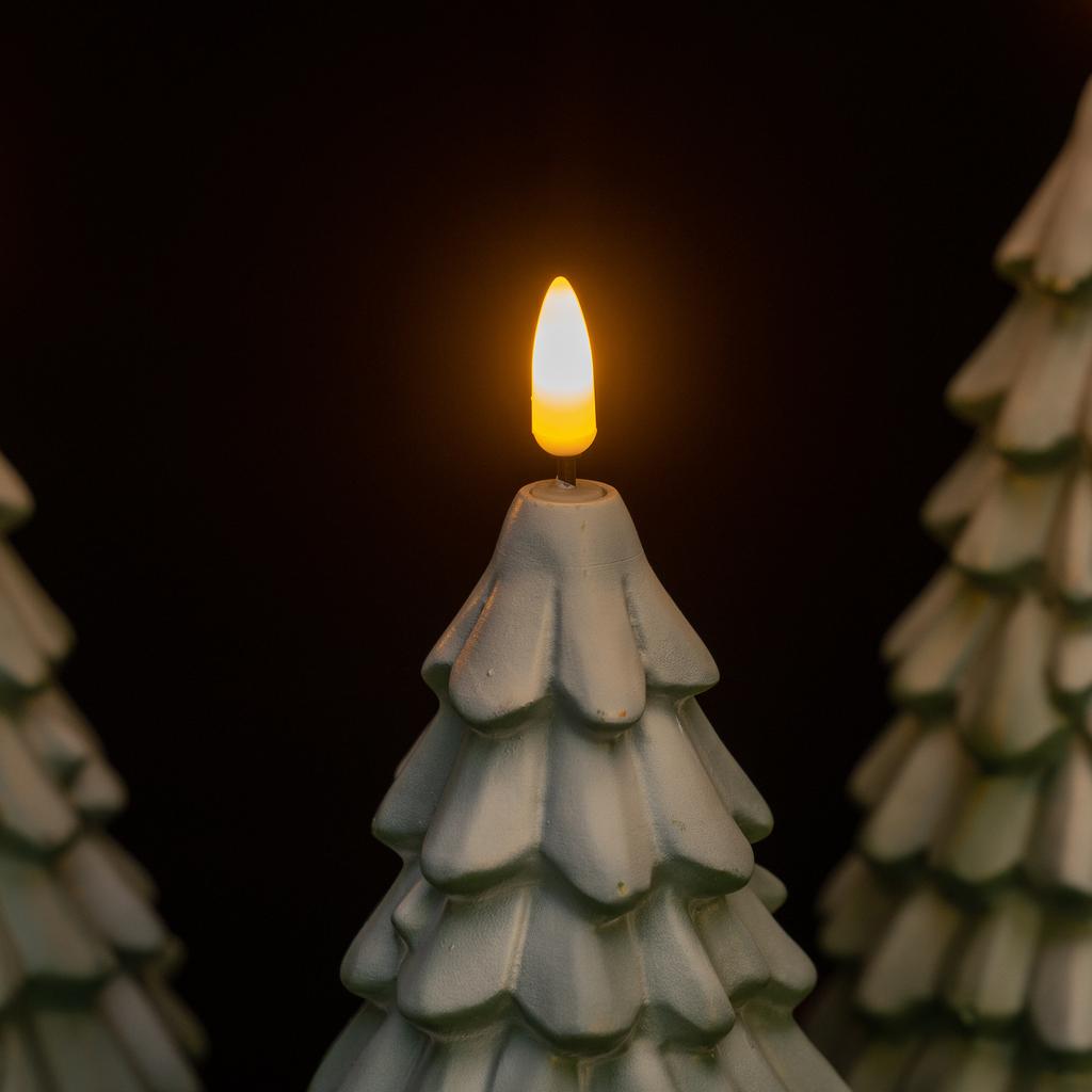 Рождественская елка со светящимися белыми снежинками