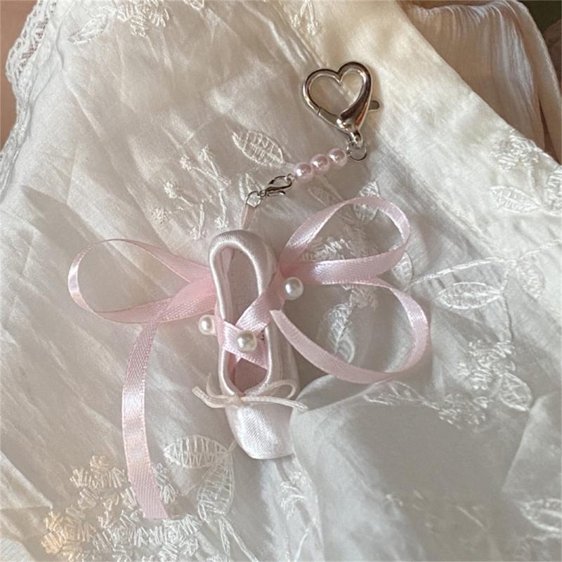 Модный брелок-шарм в виде балетки с жемчугом и лентами, милый и стильный аксессуар, портативный для девочек