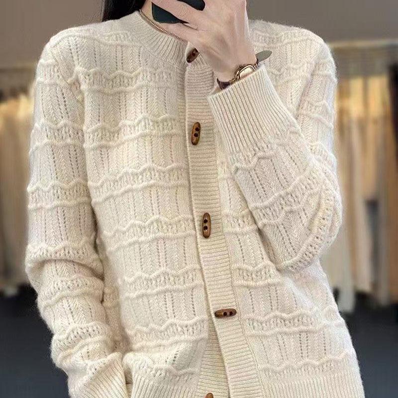 Women's Retro Loose Fit Wool Cardigan with Horn Buttons - Autumn/Winter Collection