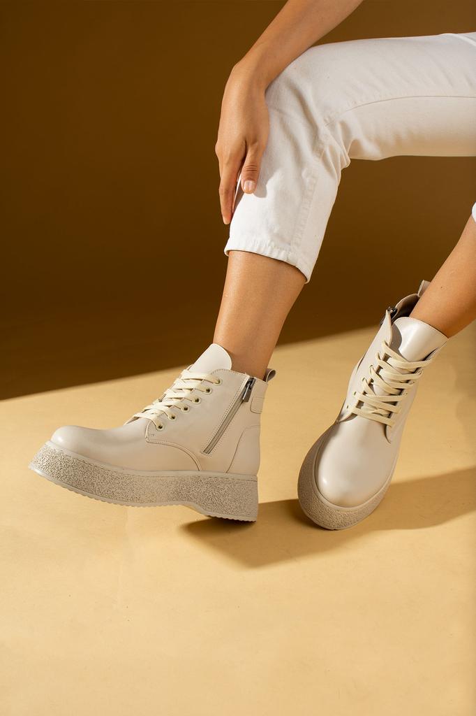 Стильные женские ботинки на удобной подошве на шнуровке 59-901-23Объем