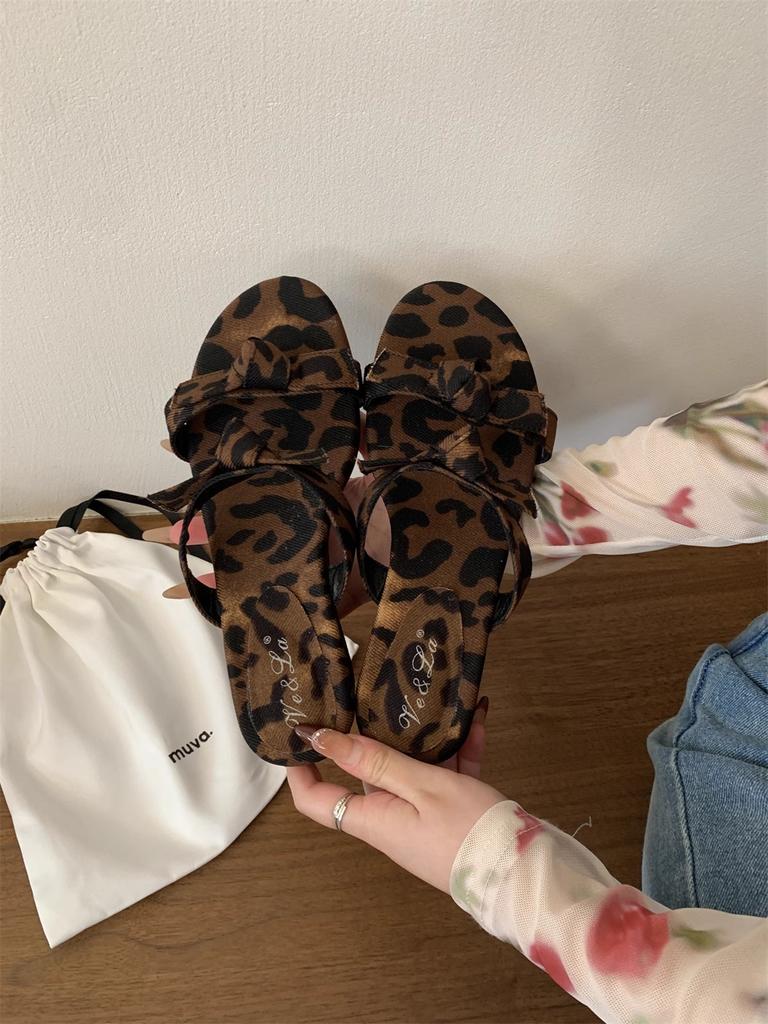 Fashion Square Heel Slippers Casual Rubber Flip Flops Shoes Woman 2025 Shale Female Beach Pantofle Block Luxury Soft Hawaiian Sabot New