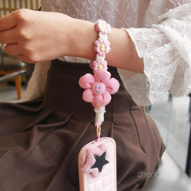 Smiley face flower woven mobile phone lanyard women's ins fragrant wrist short hand-woven boutique small fresh