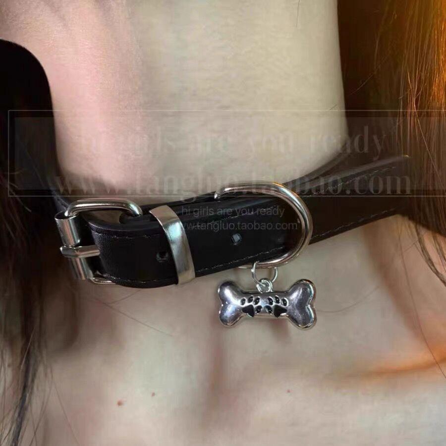 Chic Spicy Girl Leather Bell Choker Necklace – Unique Minority Design