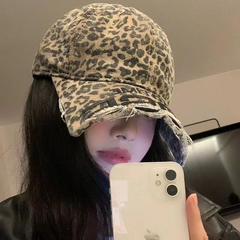 2025 новая бейсболка с короткими полями и вышитой окантовкой женская универсальная стираная старая кепка мужская Ван Анью Чао