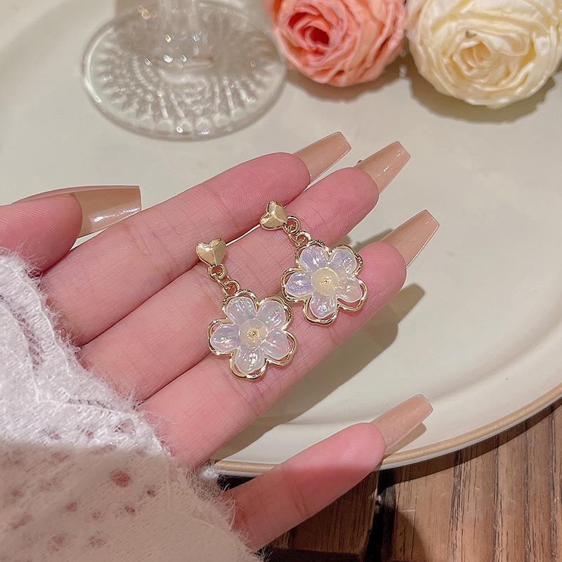 Корейские серьги с цветочным жемчугом из серебра S925 пробы — универсальный и стильный дизайн, вдохновленный лесом