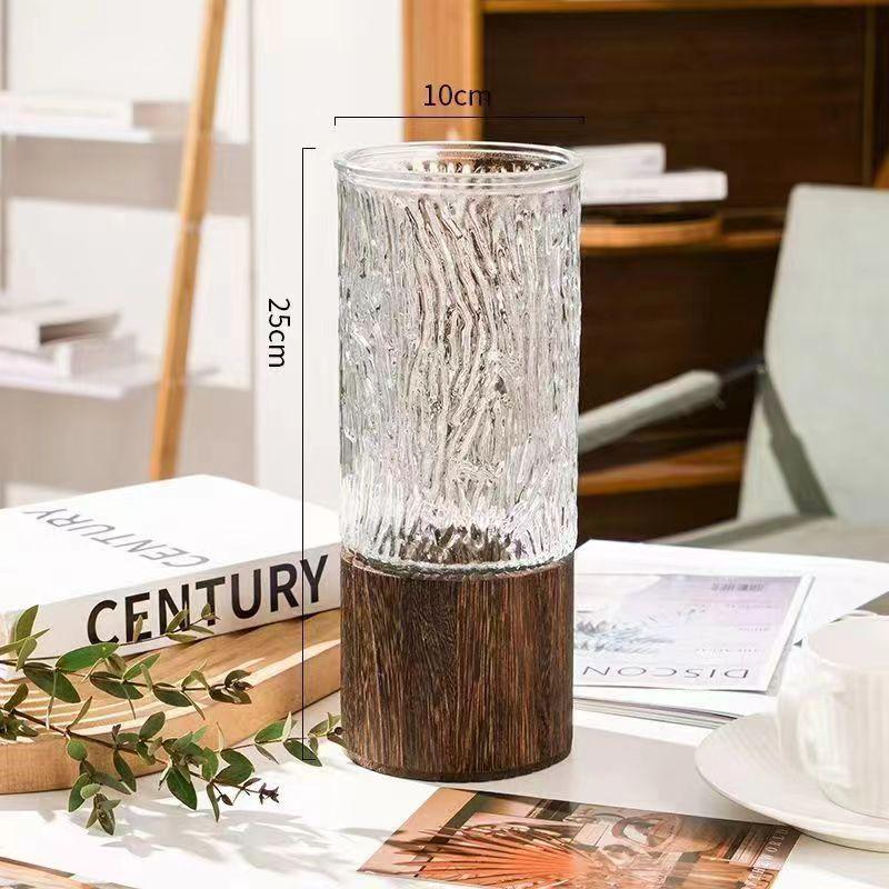 Элегантная стеклянная ваза с деревянной основой для домашнего декора