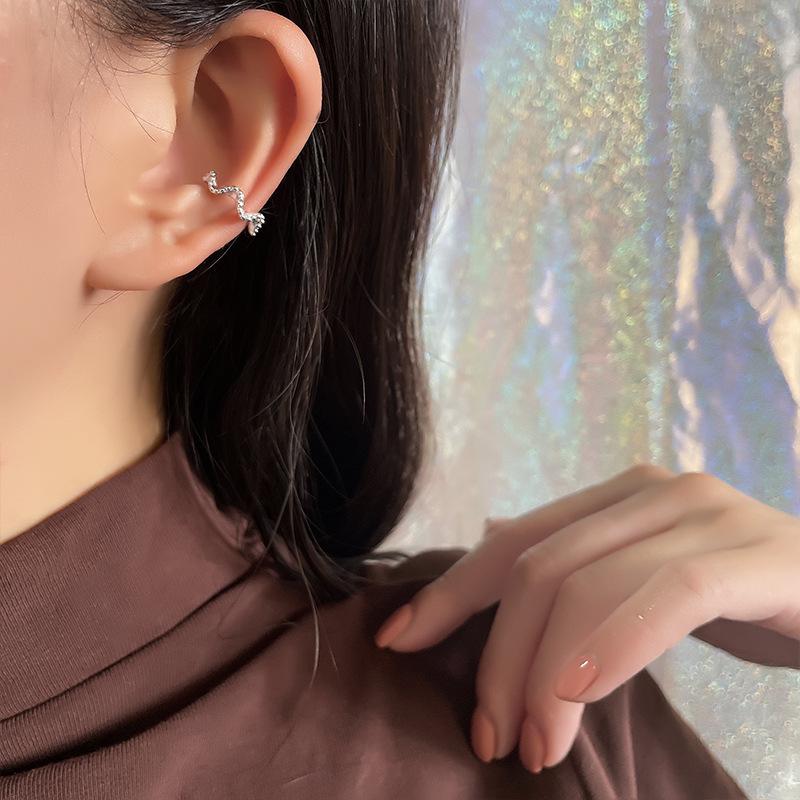 Mobius Sweet Cool Ear Clips Neutral Wind Ol Commuter Spiral Waves Неправильные ушные косточки Clips No Ear Piercings