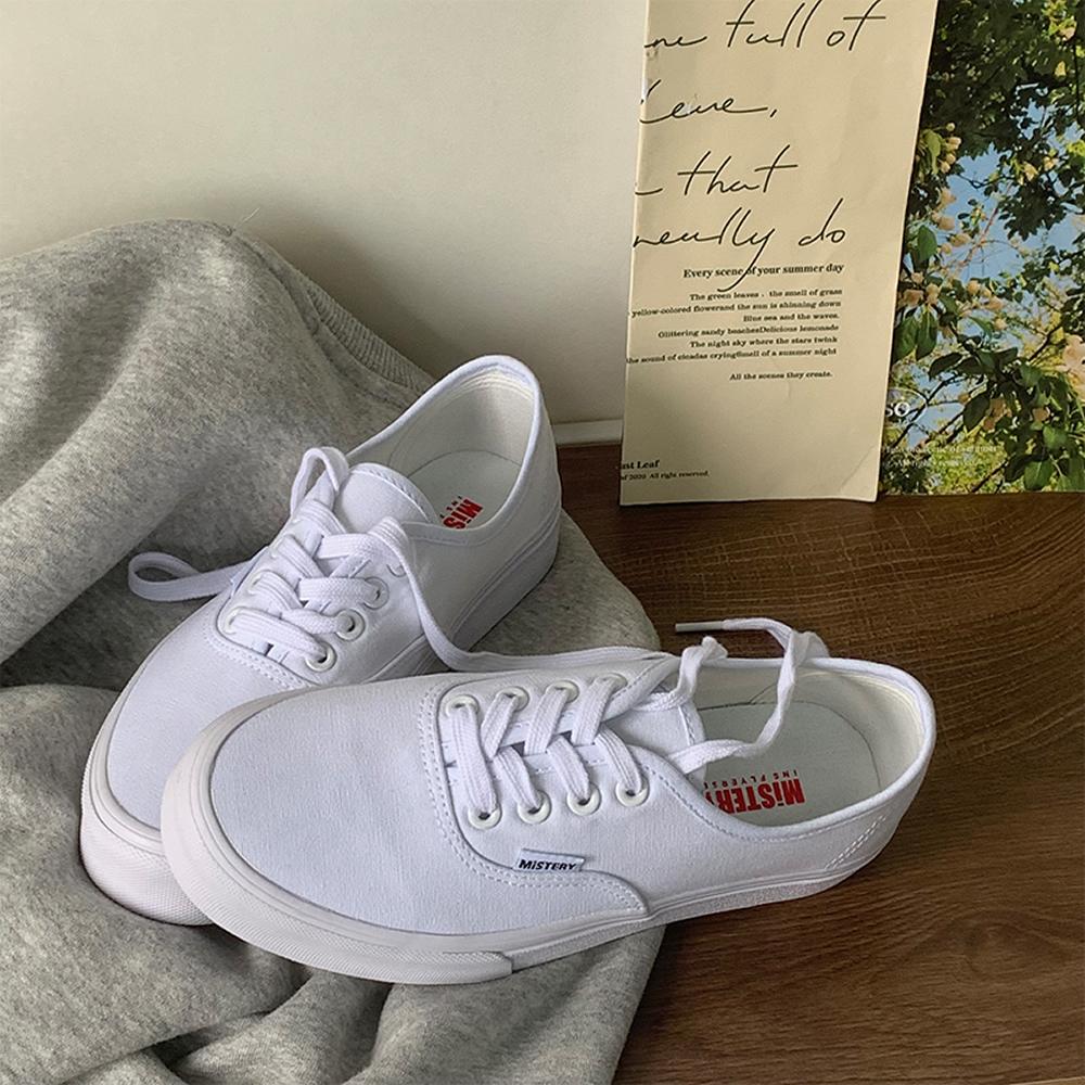 Повседневные парусиновые кроссовки на плоской подошве, женские уличные однотонные спортивные туфли на плоской подошве, теннисная женская уличная одежда, вулканизированная обувь на шнуровке