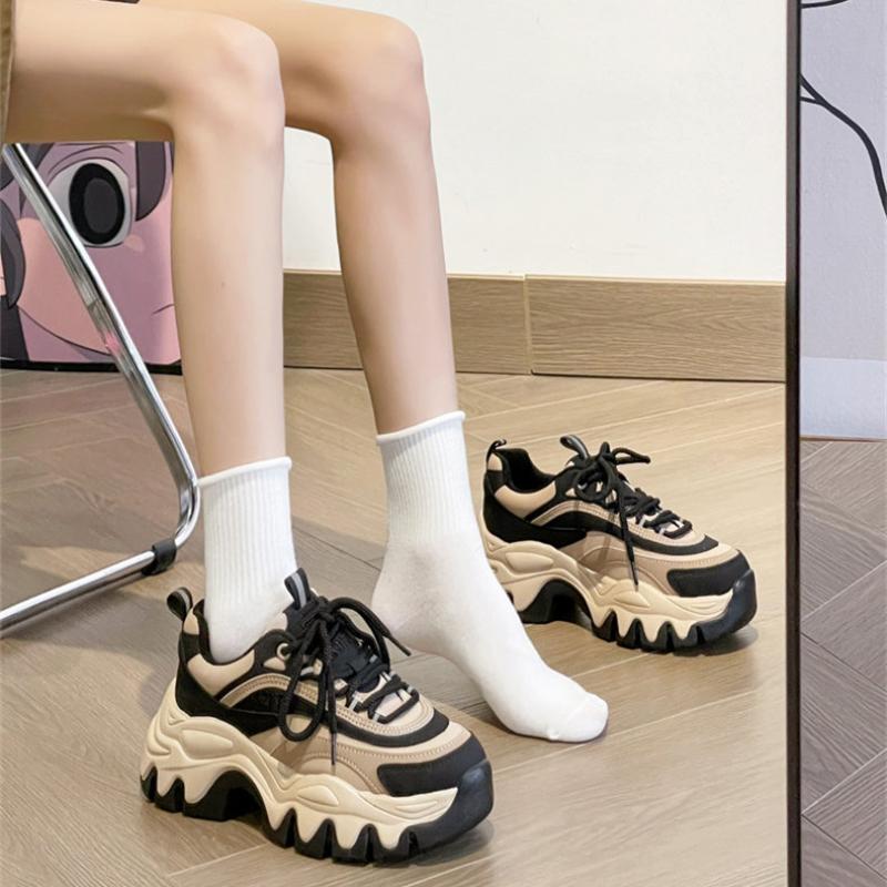 Женская обувь Повседневные кроссовки Модные клиновидные платформы Вулканизированные женские женские брендовые роскошные туфли Женские дизайнерские кроссовки