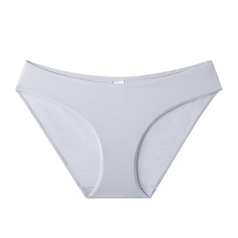 Large Seamless Breathable Cotton Mid-Waist Briefs for Women