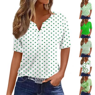 Женская повседневная одежда St. Футболка с короткими рукавами и V-образным вырезом, декоративными пуговицами и принтом ко Дню Святого Патрика