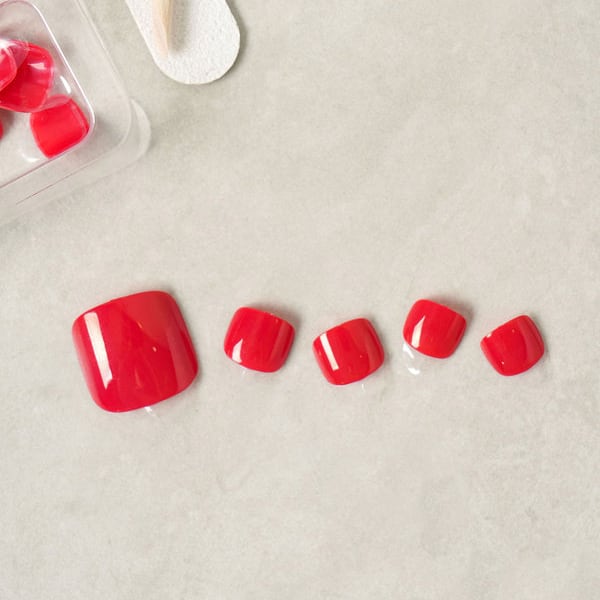 T.I.T.A Solid Pedi Tips 14 Pieces (Red)