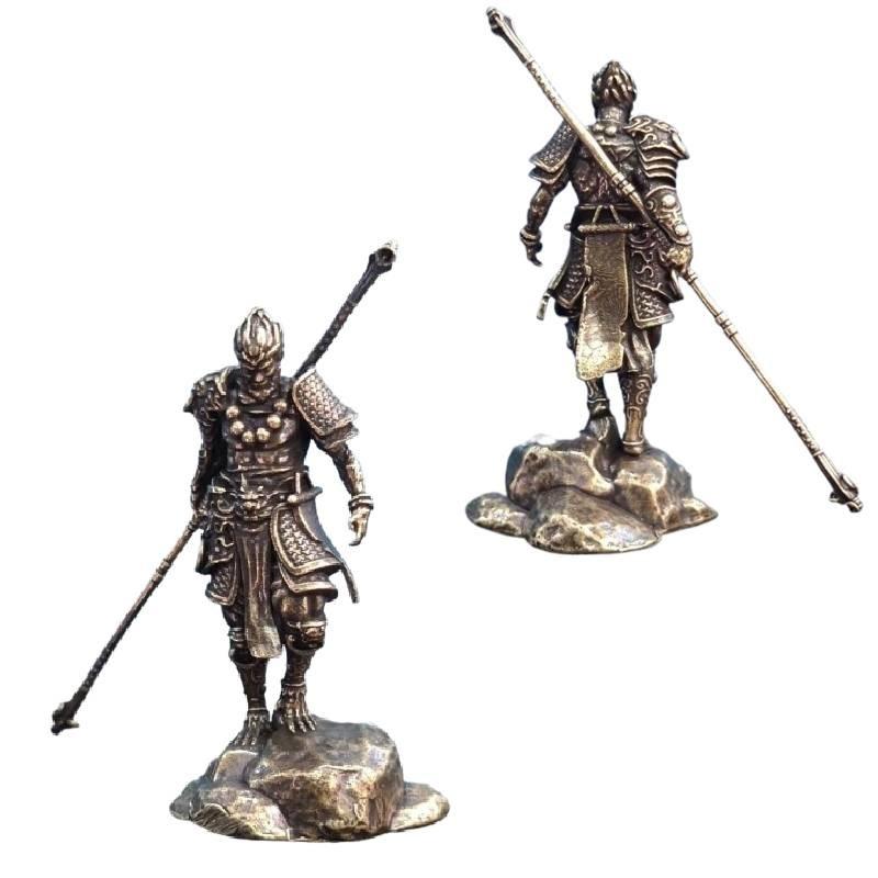 Elegant Metal Wukong Figurine For Artistic Home And Office Desk Decoration