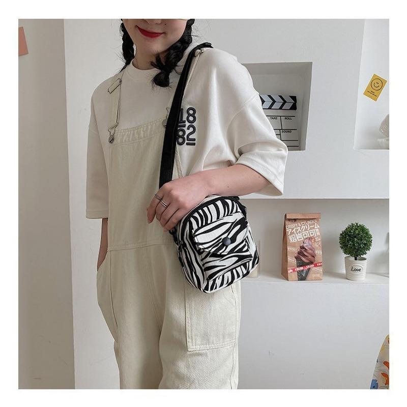 Милая маленькая сумка с принтом коровы для девочек, студенток, сумка для телефона, маленькая свежая холщовая сумка через плечо