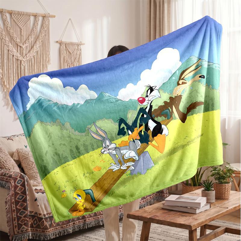Looney Tunes Printed Flannel Blanket, Skin Friendly Warm Throw for Indoor Couch Bed Daily Use