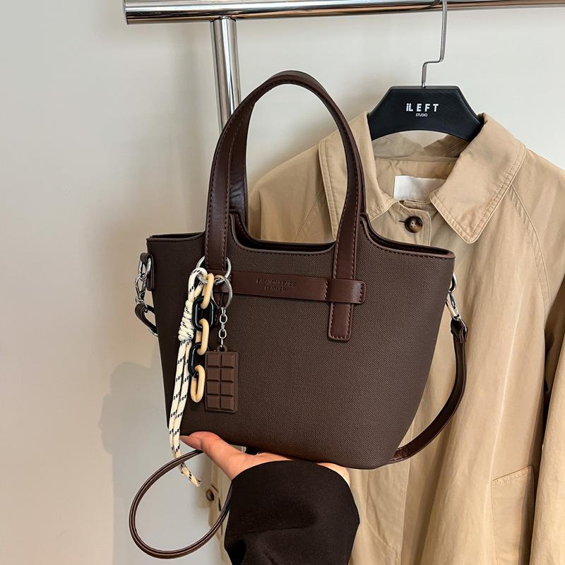 Ретро маленькая сумка женская осень и зима универсальная 2025 новая мода сумка через плечо мессенджер популярная инс портативная сумка-ведро