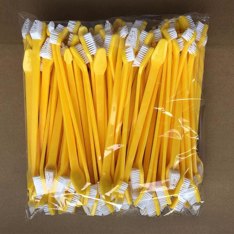 Двойная зубная щетка для домашних животных с длинной ручкой и мягкой щетиной для ухода за полостью рта собак.