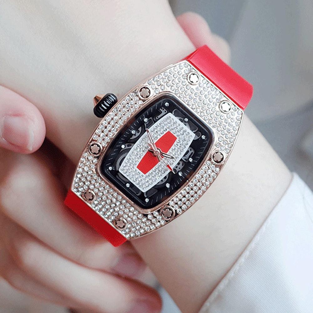 New Luxury Watch For Women Elegant Tonneau Original Design Watch Fashion Ice Out Sport Rubber Strap Various Colors Wristwatches