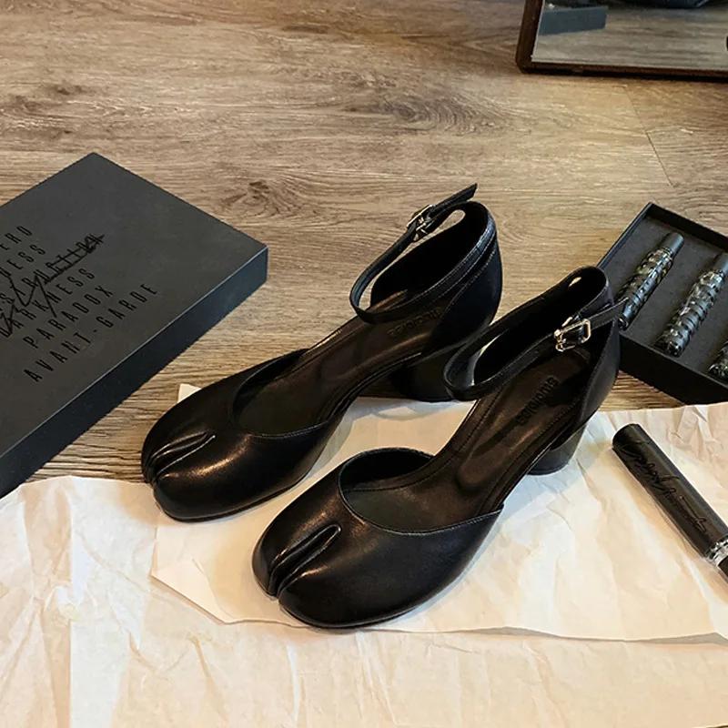 Fashion Women Shoes Sliver Leather Dress Square Head Split Toe Shoes Women Shallow Buckle Soft Sole Shoes